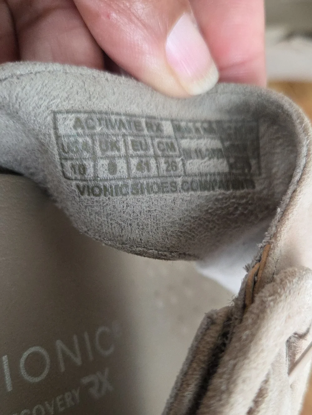 Vionic color tan